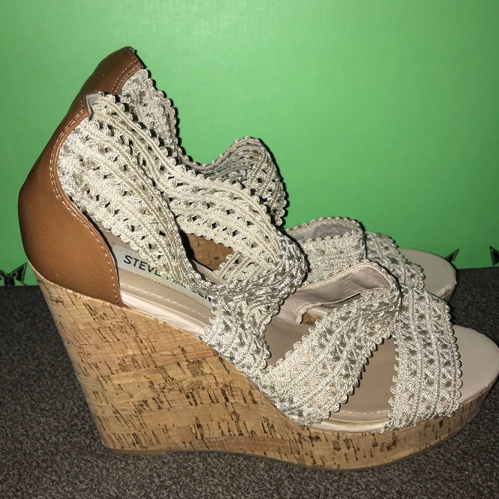 Steve Madden Tan Wedges